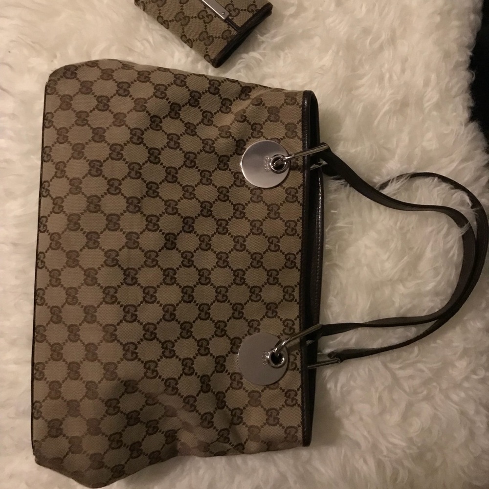 Sale!! Gucci handbag and wallet